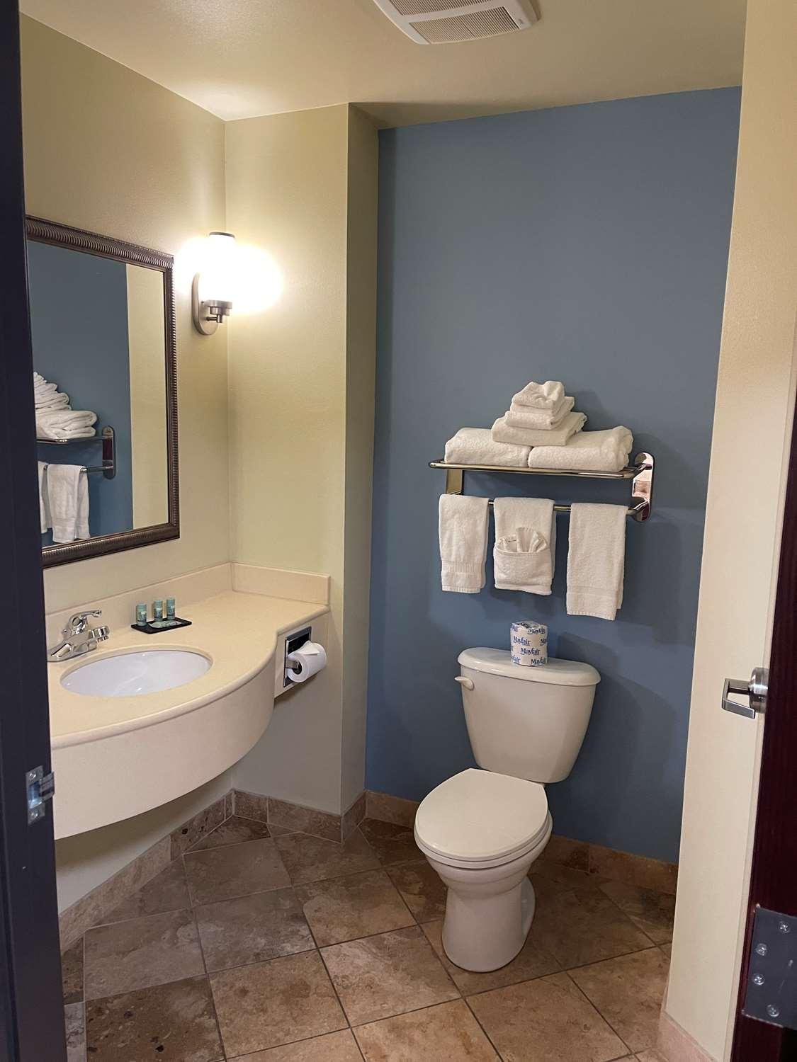 Best Western Coffeyville Central Business District Inn And Suites Экстерьер фото