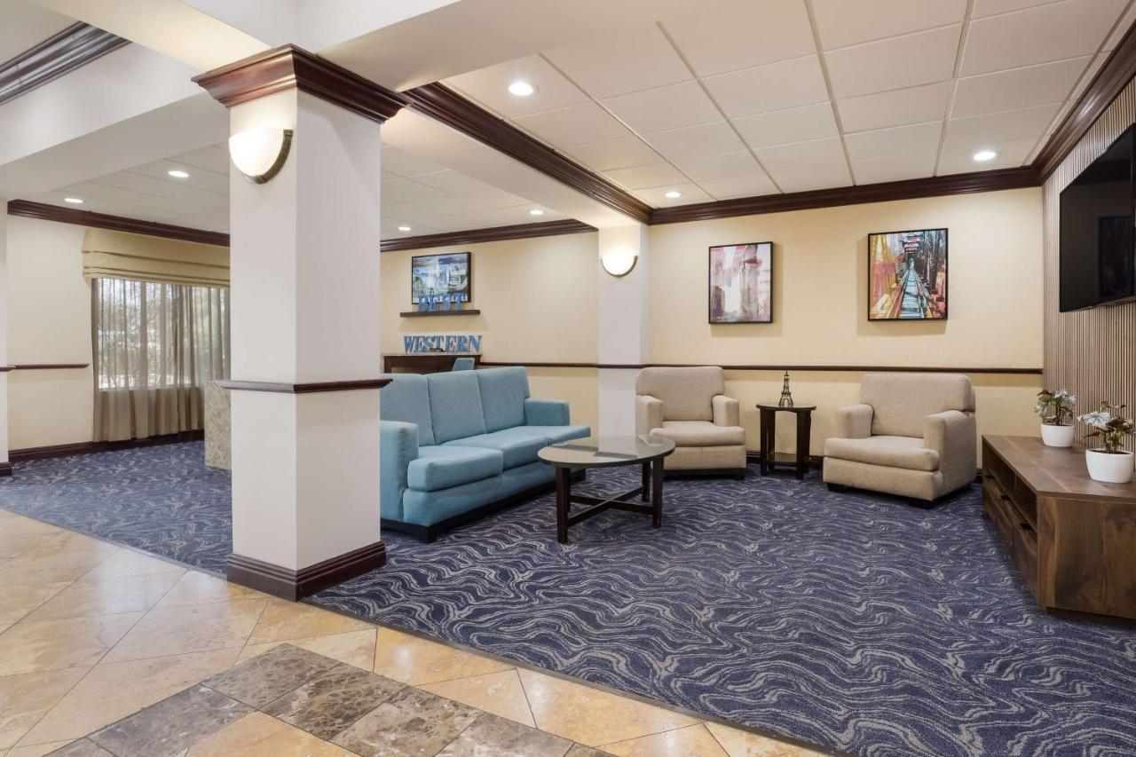 Best Western Coffeyville Central Business District Inn And Suites Экстерьер фото