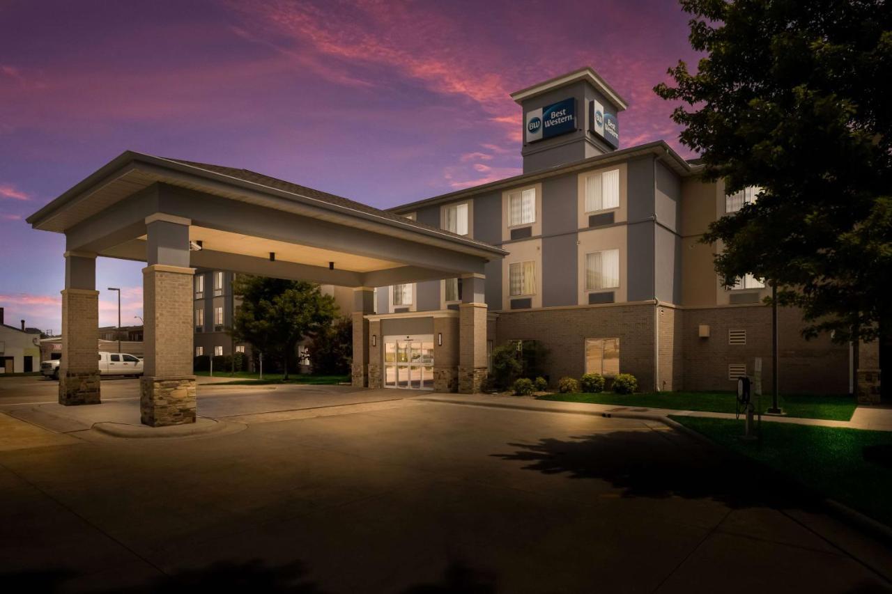 Best Western Coffeyville Central Business District Inn And Suites Экстерьер фото