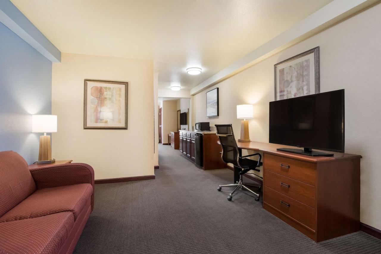 Best Western Coffeyville Central Business District Inn And Suites Экстерьер фото