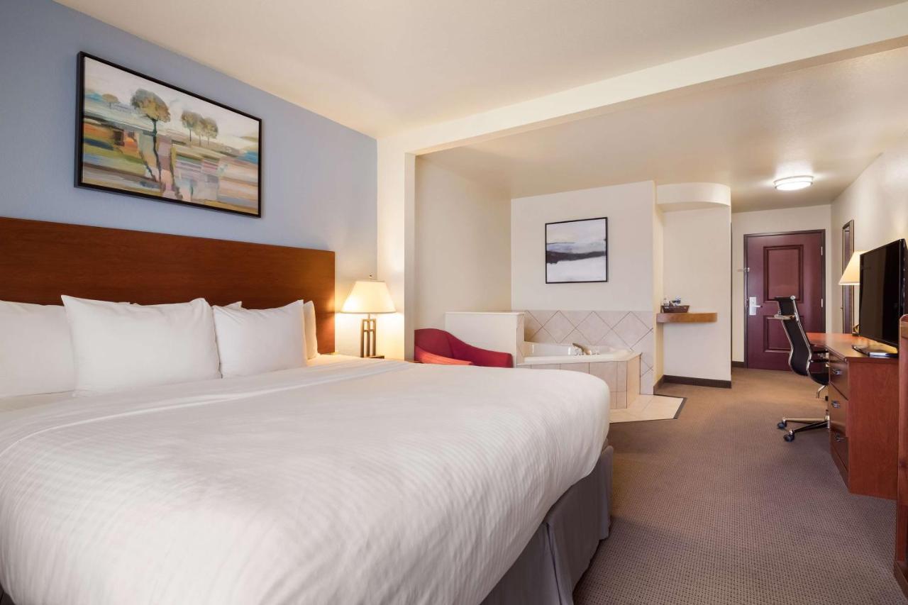 Best Western Coffeyville Central Business District Inn And Suites Экстерьер фото
